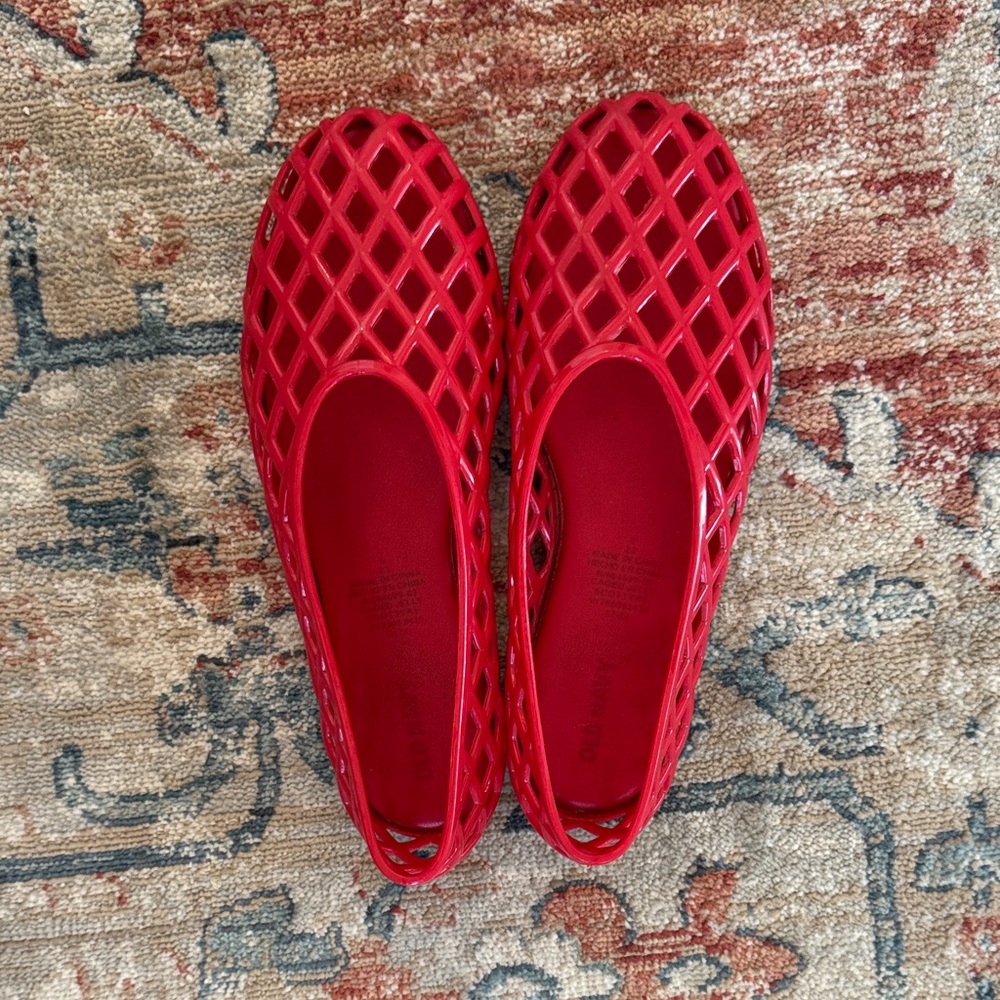 Old Navy Red Women's Slip-On Red Jelly Flats